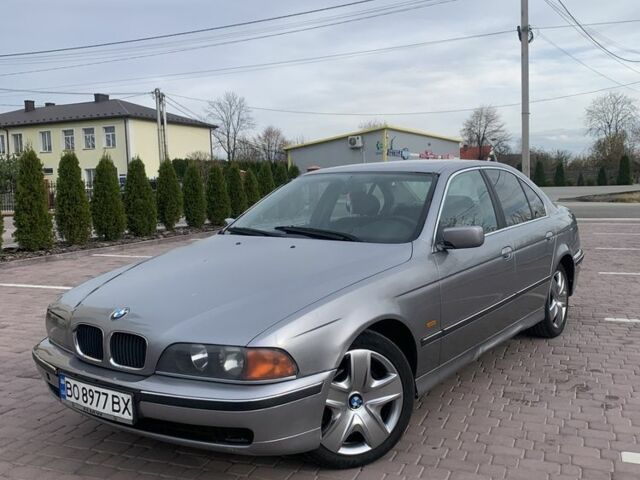 Серый БМВ 5 Серия, объемом двигателя 2 л и пробегом 260 тыс. км за 2600 $, фото 1 на Automoto.ua