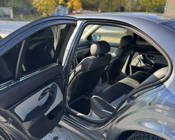 Сірий БМВ 5 Серія, об'ємом двигуна 2.5 л та пробігом 345 тис. км за 3700 $, фото 1 на Automoto.ua