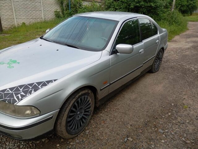 Серый БМВ 5 Серия, объемом двигателя 3.4 л и пробегом 370 тыс. км за 2750 $, фото 1 на Automoto.ua