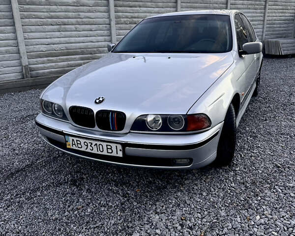 Серый БМВ 5 Серия, объемом двигателя 2.5 л и пробегом 415 тыс. км за 4200 $, фото 1 на Automoto.ua