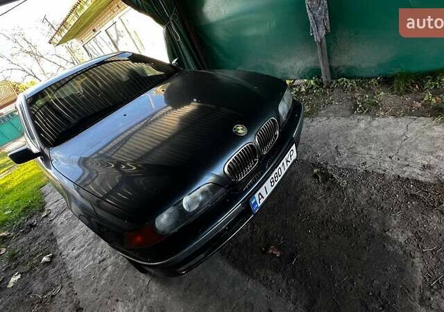 Серый БМВ 5 Серия, объемом двигателя 3.5 л и пробегом 300 тыс. км за 3800 $, фото 1 на Automoto.ua