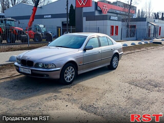 Серый БМВ 5 Серия, объемом двигателя 3.5 л и пробегом 400 тыс. км за 4200 $, фото 1 на Automoto.ua