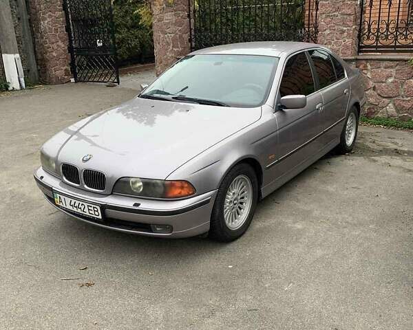 Серый БМВ 5 Серия, объемом двигателя 3.5 л и пробегом 262 тыс. км за 6999 $, фото 1 на Automoto.ua