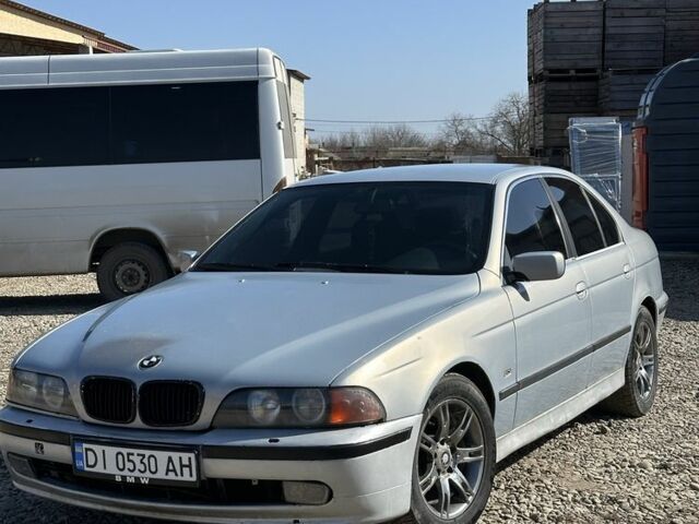 Серый БМВ 5 Серия, объемом двигателя 2.5 л и пробегом 620 тыс. км за 2700 $, фото 1 на Automoto.ua