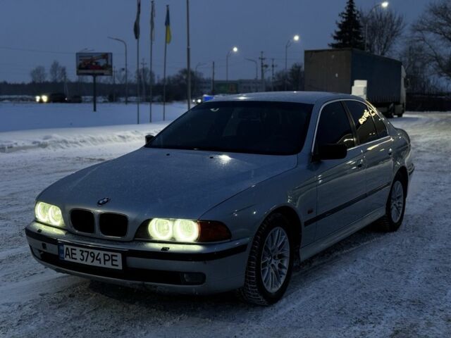 Серый БМВ 5 Серия, объемом двигателя 2 л и пробегом 284 тыс. км за 3850 $, фото 1 на Automoto.ua