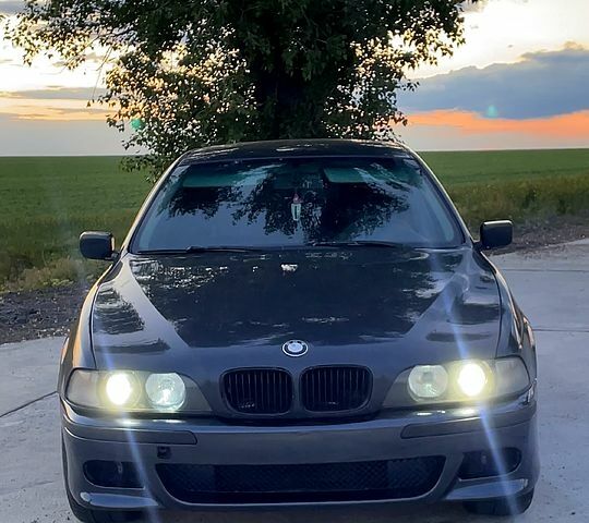 Сірий БМВ 5 Серія, об'ємом двигуна 2.5 л та пробігом 350 тис. км за 4000 $, фото 1 на Automoto.ua