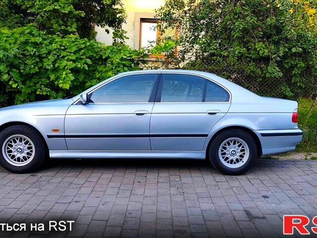 Сірий БМВ 5 Серія, об'ємом двигуна 2.8 л та пробігом 35 тис. км за 2500 $, фото 1 на Automoto.ua