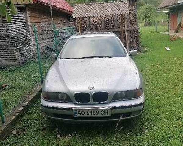 Серый БМВ 5 Серия, объемом двигателя 2.5 л и пробегом 400 тыс. км за 3500 $, фото 1 на Automoto.ua