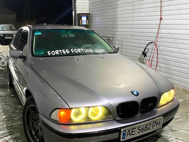 Серый БМВ 5 Серия, объемом двигателя 2 л и пробегом 365 тыс. км за 2700 $, фото 1 на Automoto.ua