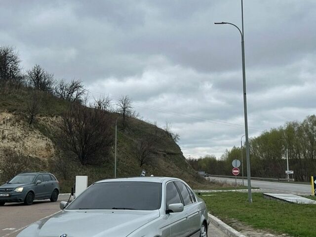 Сірий БМВ 5 Серія, об'ємом двигуна 3 л та пробігом 260 тис. км за 3400 $, фото 1 на Automoto.ua