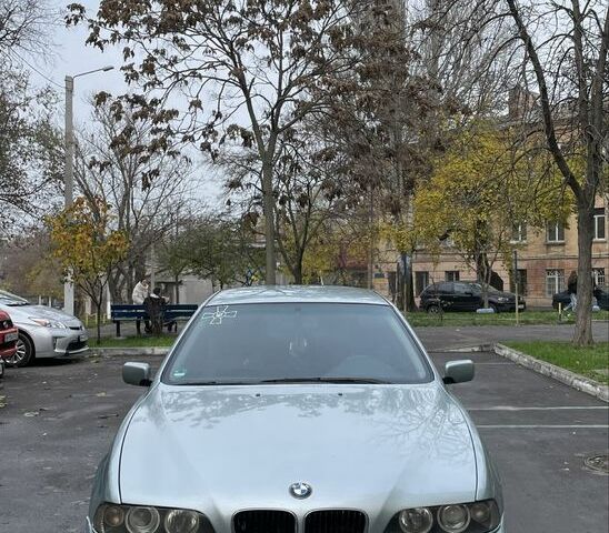 Серый БМВ 5 Серия, объемом двигателя 2.5 л и пробегом 230 тыс. км за 4050 $, фото 1 на Automoto.ua