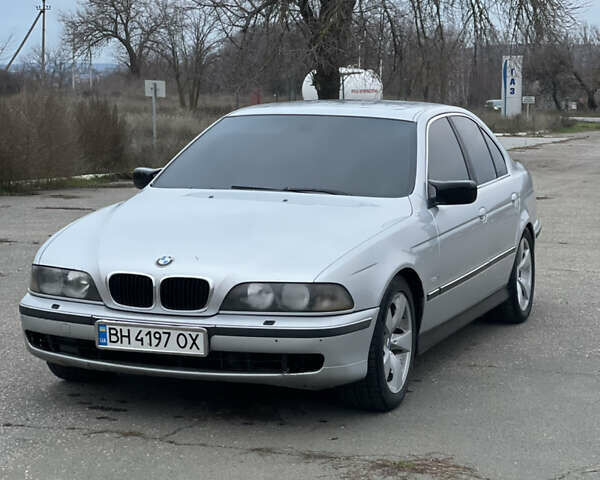 Сірий БМВ 5 Серія, об'ємом двигуна 3 л та пробігом 500 тис. км за 4800 $, фото 1 на Automoto.ua