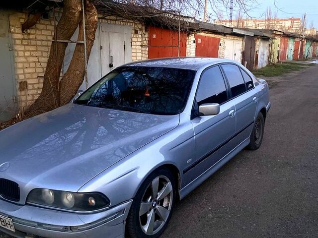 Серый БМВ 5 Серия, объемом двигателя 2.5 л и пробегом 0 тыс. км за 3600 $, фото 1 на Automoto.ua