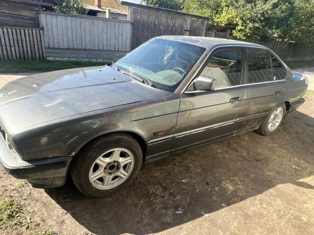 Серый БМВ 5 Серия, объемом двигателя 3 л и пробегом 250 тыс. км за 1300 $, фото 1 на Automoto.ua