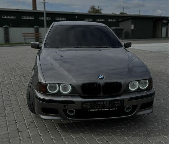 Серый БМВ 5 Серия, объемом двигателя 2 л и пробегом 235 тыс. км за 3599 $, фото 1 на Automoto.ua