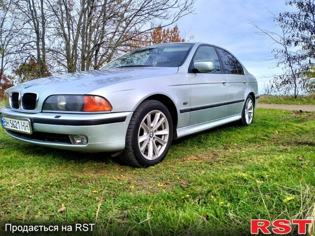 Сірий БМВ 5 Серія, об'ємом двигуна 2 л та пробігом 350 тис. км за 4500 $, фото 1 на Automoto.ua