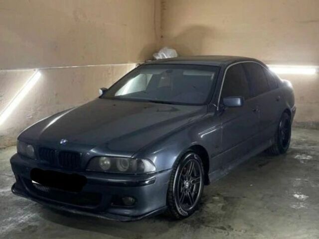 Серый БМВ 5 Серия, объемом двигателя 2.5 л и пробегом 250 тыс. км за 2400 $, фото 1 на Automoto.ua