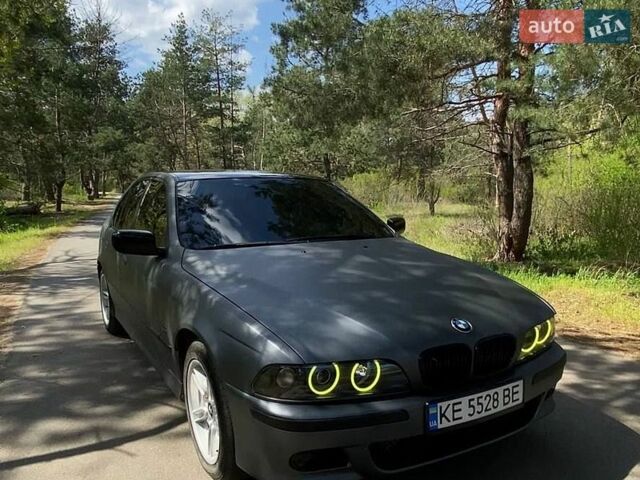 Серый БМВ 5 Серия, объемом двигателя 2.79 л и пробегом 422 тыс. км за 5500 $, фото 1 на Automoto.ua