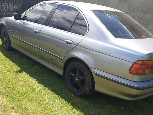 Сірий БМВ 5 Серія, об'ємом двигуна 2 л та пробігом 315 тис. км за 2700 $, фото 1 на Automoto.ua