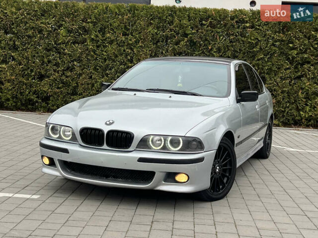 Серый БМВ 5 Серия, объемом двигателя 4.4 л и пробегом 350 тыс. км за 4999 $, фото 1 на Automoto.ua