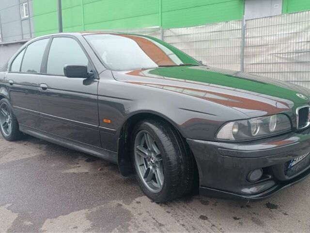 Серый БМВ 5 Серия, объемом двигателя 3.5 л и пробегом 200 тыс. км за 5500 $, фото 1 на Automoto.ua