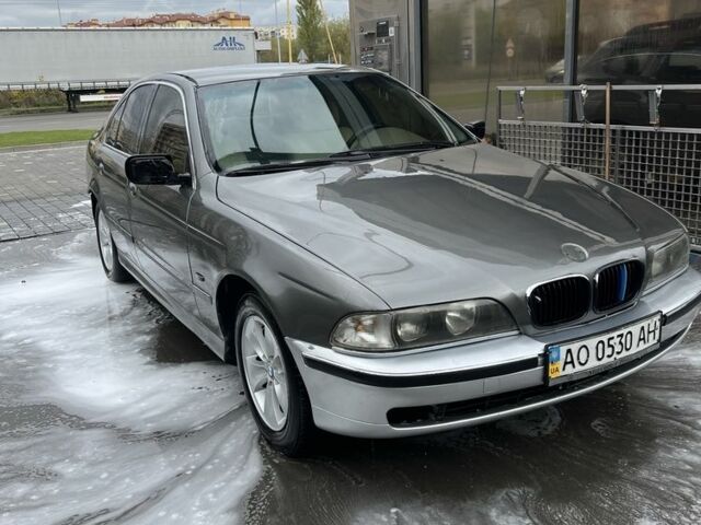 Серый БМВ 5 Серия, объемом двигателя 2.5 л и пробегом 440 тыс. км за 2400 $, фото 1 на Automoto.ua