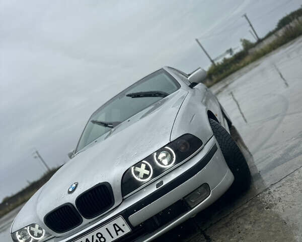 Серый БМВ 5 Серия, объемом двигателя 2.93 л и пробегом 350 тыс. км за 3800 $, фото 1 на Automoto.ua