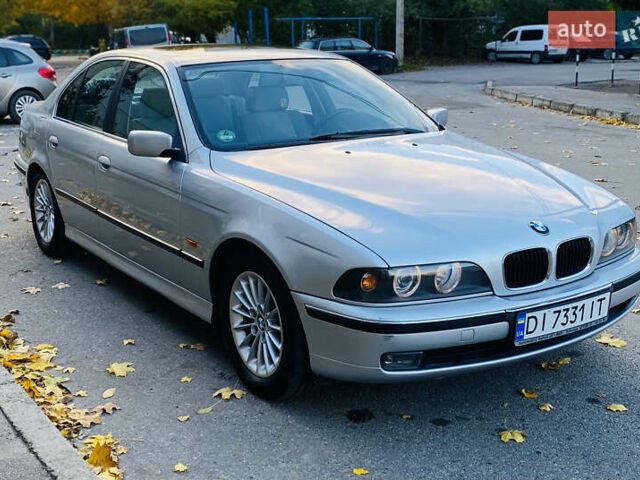 Серый БМВ 5 Серия, объемом двигателя 2.79 л и пробегом 360 тыс. км за 6500 $, фото 1 на Automoto.ua