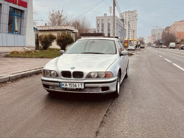 Серый БМВ 5 Серия, объемом двигателя 2.8 л и пробегом 282 тыс. км за 3499 $, фото 1 на Automoto.ua