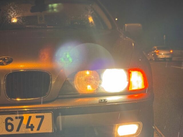 Сірий БМВ 5 Серія, об'ємом двигуна 2.5 л та пробігом 261 тис. км за 4500 $, фото 1 на Automoto.ua