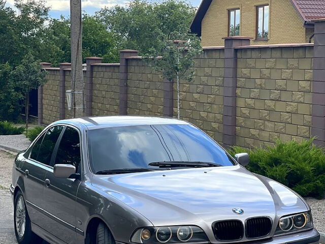 Сірий БМВ 5 Серія, об'ємом двигуна 2 л та пробігом 337 тис. км за 6000 $, фото 1 на Automoto.ua