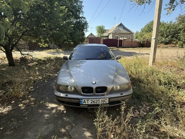 Серый БМВ 5 Серия, объемом двигателя 2.5 л и пробегом 400 тыс. км за 3650 $, фото 1 на Automoto.ua