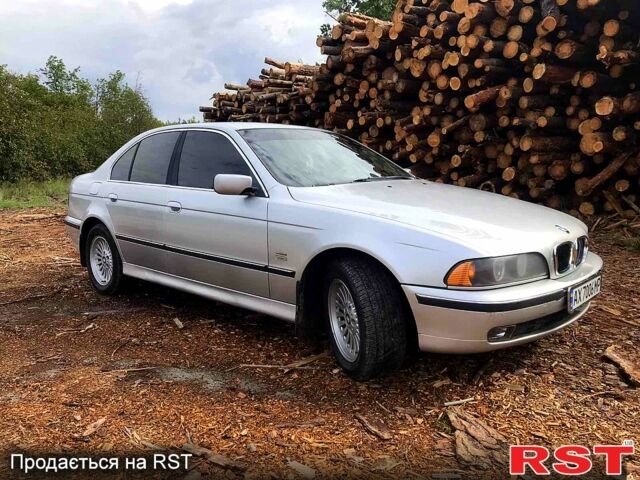 Серый БМВ 5 Серия, объемом двигателя 2 л и пробегом 320 тыс. км за 3777 $, фото 1 на Automoto.ua