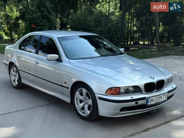 Серый БМВ 5 Серия, объемом двигателя 2.9 л и пробегом 400 тыс. км за 3700 $, фото 1 на Automoto.ua