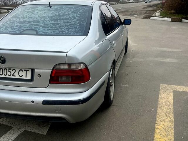 Сірий БМВ 5 Серія, об'ємом двигуна 28 л та пробігом 400 тис. км за 4600 $, фото 1 на Automoto.ua