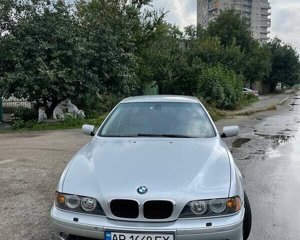 Серый БМВ 5 Серия, объемом двигателя 3 л и пробегом 318 тыс. км за 7500 $, фото 1 на Automoto.ua