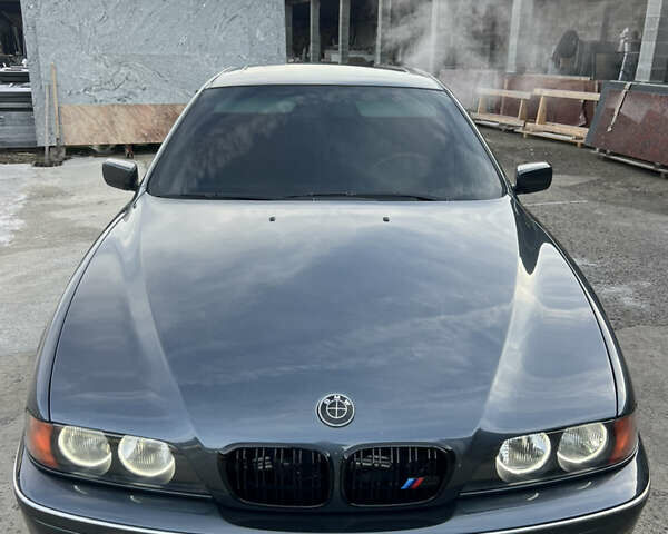 Серый БМВ 5 Серия, объемом двигателя 2 л и пробегом 300 тыс. км за 5200 $, фото 1 на Automoto.ua