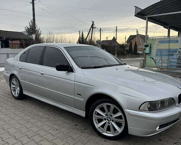 Сірий БМВ 5 Серія, об'ємом двигуна 2 л та пробігом 300 тис. км за 4100 $, фото 1 на Automoto.ua