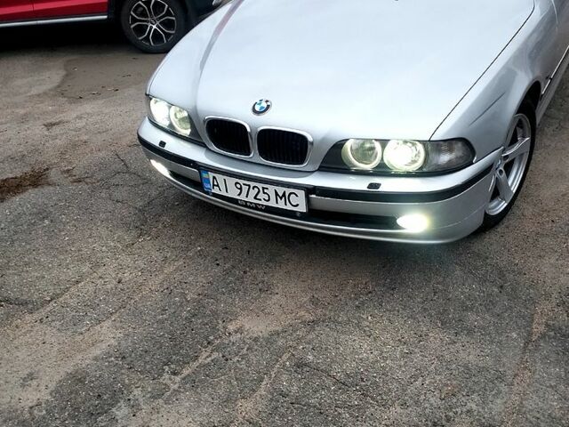 Серый БМВ 5 Серия, объемом двигателя 2 л и пробегом 325 тыс. км за 5200 $, фото 1 на Automoto.ua