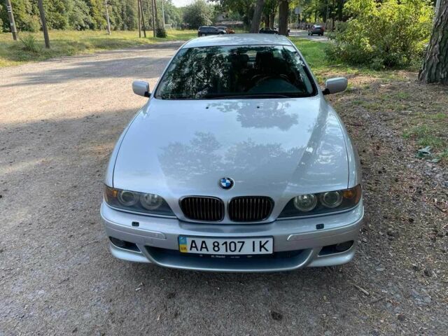 Серый БМВ 5 Серия, объемом двигателя 3 л и пробегом 295 тыс. км за 7800 $, фото 1 на Automoto.ua