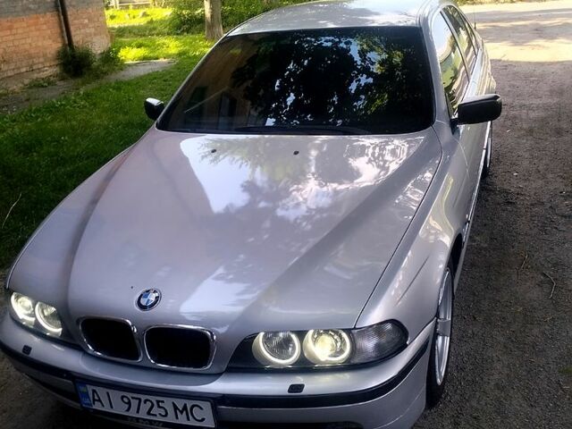 Серый БМВ 5 Серия, объемом двигателя 2 л и пробегом 324 тыс. км за 5500 $, фото 1 на Automoto.ua