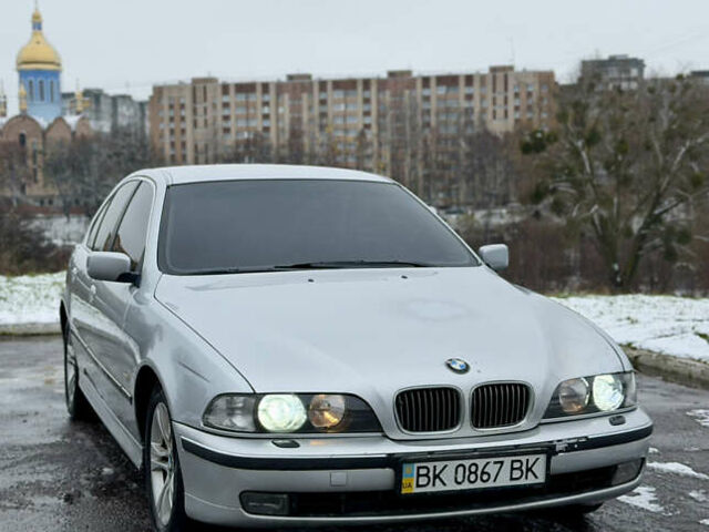 Серый БМВ 5 Серия, объемом двигателя 2 л и пробегом 310 тыс. км за 3999 $, фото 1 на Automoto.ua