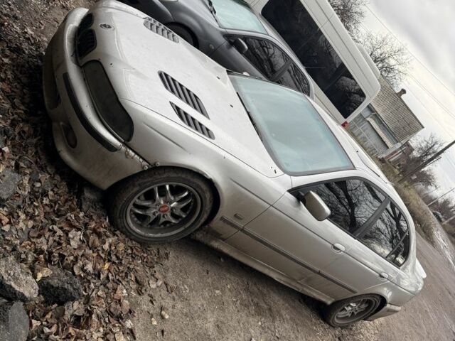 Серый БМВ 5 Серия, объемом двигателя 2.8 л и пробегом 350 тыс. км за 2200 $, фото 1 на Automoto.ua