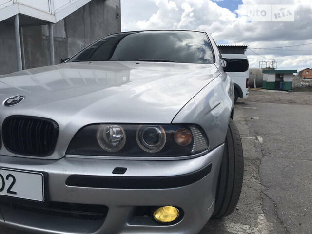 Серый БМВ 5 Серия, объемом двигателя 4.4 л и пробегом 233 тыс. км за 8999 $, фото 1 на Automoto.ua