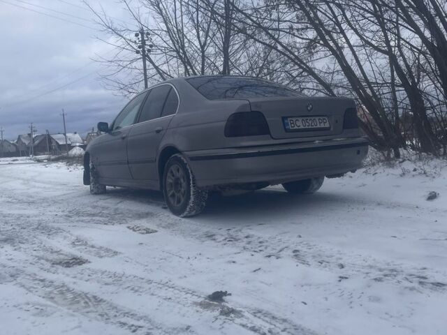 Сірий БМВ 5 Серія, об'ємом двигуна 2 л та пробігом 465 тис. км за 2550 $, фото 1 на Automoto.ua
