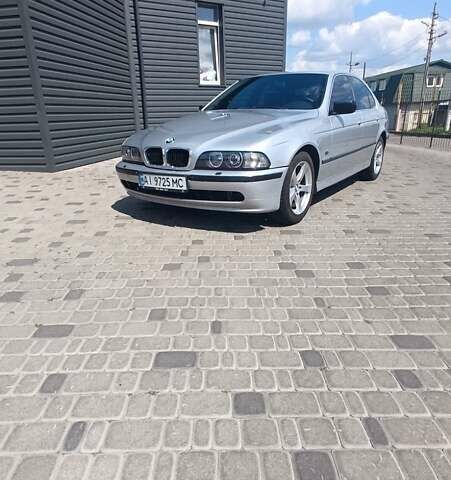 Серый БМВ 5 Серия, объемом двигателя 1.95 л и пробегом 329 тыс. км за 4500 $, фото 1 на Automoto.ua