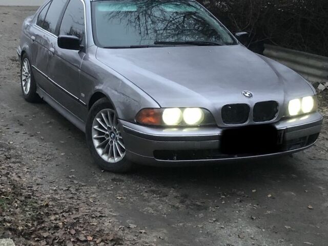 Серый БМВ 5 Серия, объемом двигателя 2 л и пробегом 400 тыс. км за 2000 $, фото 1 на Automoto.ua