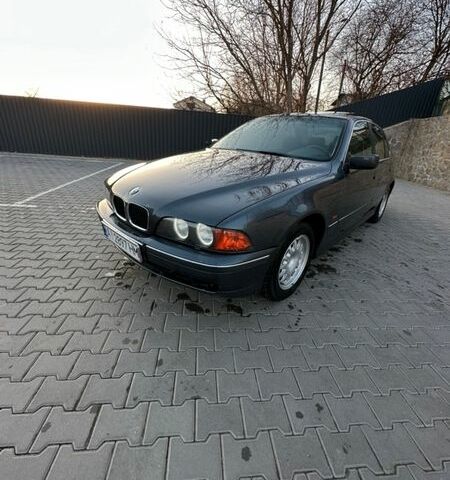 Серый БМВ 5 Серия, объемом двигателя 2.5 л и пробегом 370 тыс. км за 4800 $, фото 1 на Automoto.ua