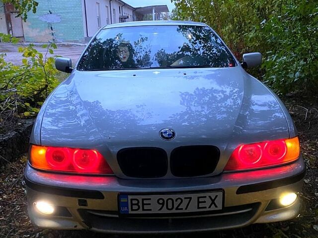 Серый БМВ 5 Серия, объемом двигателя 2 л и пробегом 111 тыс. км за 2999 $, фото 1 на Automoto.ua