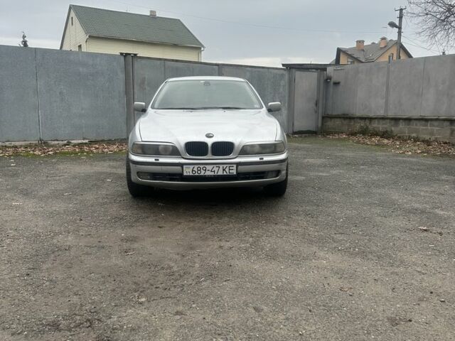 Серый БМВ 5 Серия, объемом двигателя 3 л и пробегом 312 тыс. км за 4199 $, фото 1 на Automoto.ua